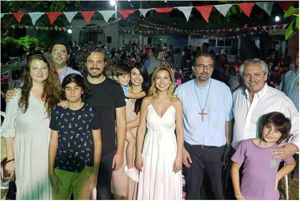 Todo un símbolo, el Presidente de la Nación pasó la Nochebuena junto a los más humildes en el Santuario de San Cayetano de Liniers 