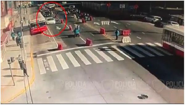 Día de furia en Liniers: un policía y un inspector de tránsito fueron atropellados en retenes de control vehicular 