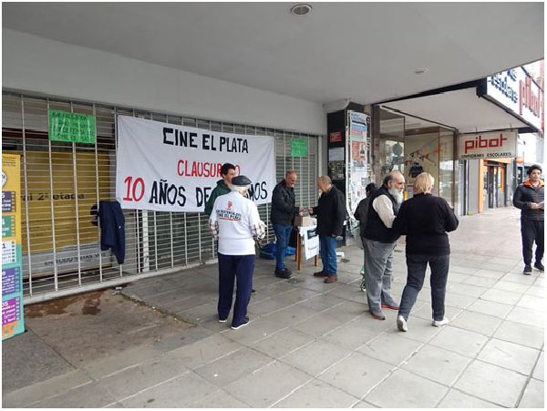 Convocatoria de vecinos para informar sobre el futuro del Cine El Plata